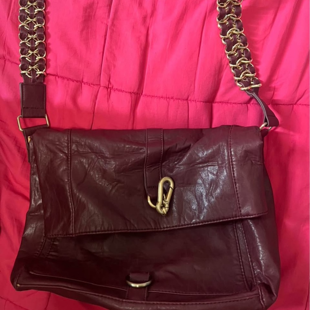 Elegant Burgundy Leather Shoulder Bag